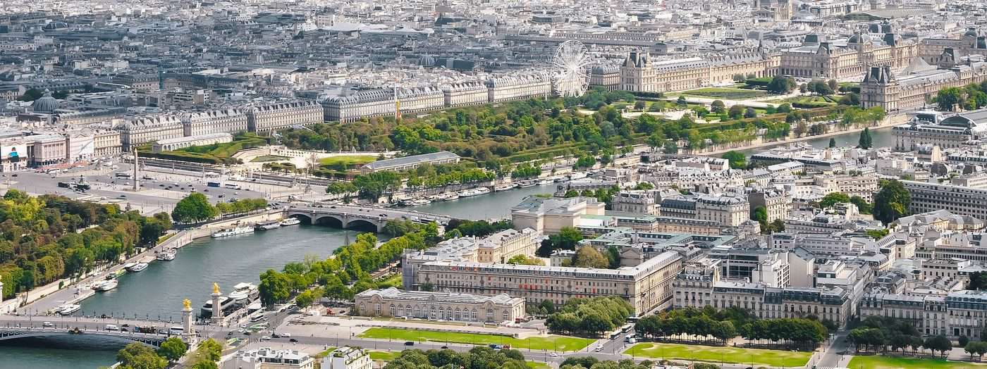 FRANK BOGGS Ecole Américaine Paris l’Hôtel de Ville vu du pont d’Arcole Huile sur toile signée 4