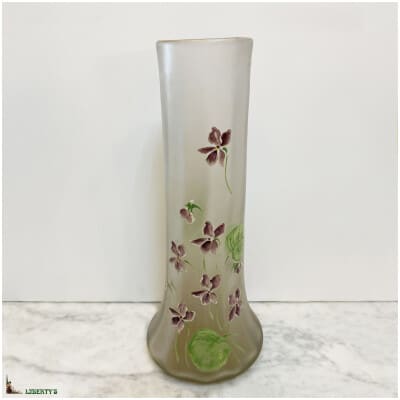 Vase en verre givré émaillé avec violettes, haut. 30.5 cm (Fin XIXe)
