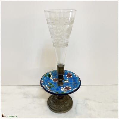 Vase cornet Emaux de Vieillard Bordeaux avec monture bronze et coupe en cristal, haut. 21 cm (Fin XIXe)
