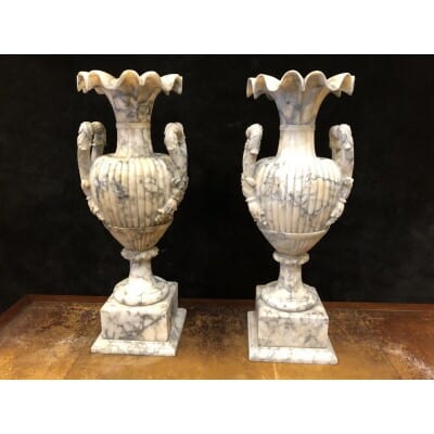 Grande Paire De Vases En Albâtre Italie Fin XIXème H : 72 Cm