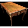 Bureau plat ancien de style Louis XV en bois de rose ouvrant par trois tiroirs travail du XXème siècle 29