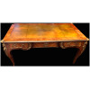 Bureau plat ancien de style Louis XV en bois de rose ouvrant par trois tiroirs travail du XXème siècle 41