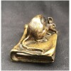 Souris En Bronze Grignotant Un Livre 11