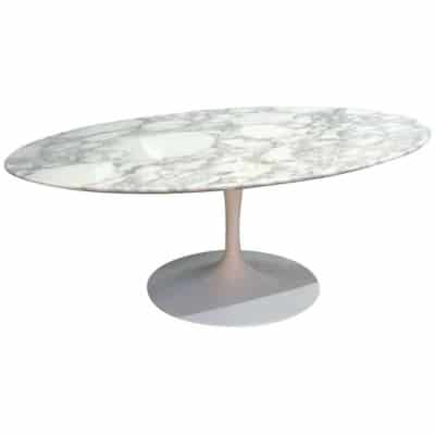 Eero Saarinen & Knoll International – table basse ovale “tulipe” en marbre