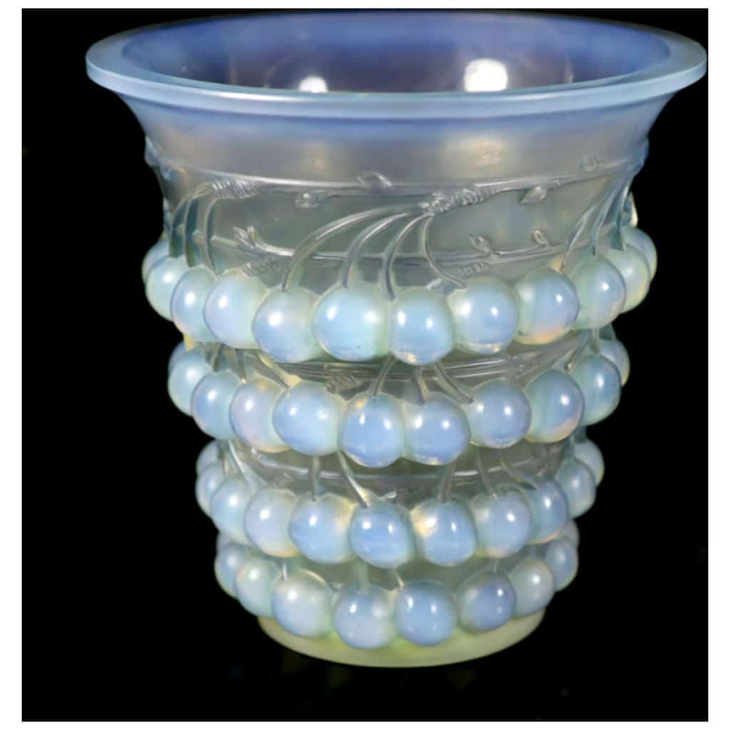 R. Lalique – Vase « Montmorency » Opalescent,1930 4