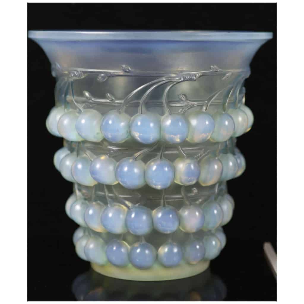 R. Lalique – Vase « Montmorency » Opalescent,1930 5