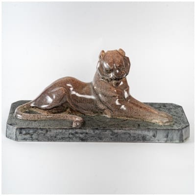 Sculpture « Lionne se léchant » par Marcel Guillard et Maurice Prost