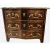 Commode d’époque Louis XIV En Bois De Placage Ouvrant Par 4 Tiroirs 9