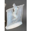 René Lalique (1860-1945): “Suzanne” Statuette en verre opalescent 15