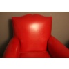 Paire d’anciens fauteuils club en cuir rouge, forme moustache 17