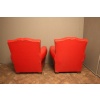 Paire d’anciens fauteuils club en cuir rouge, forme moustache 19