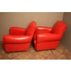 Paire d’anciens fauteuils club en cuir rouge, forme moustache 20