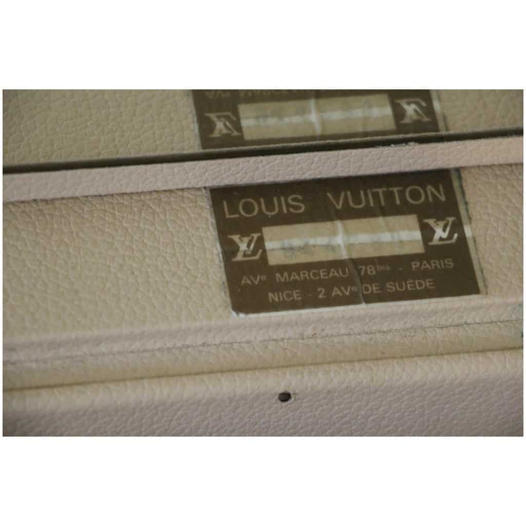 Vanity case Louis Vuitton with French flag - Les Puces de Paris Saint-Ouen