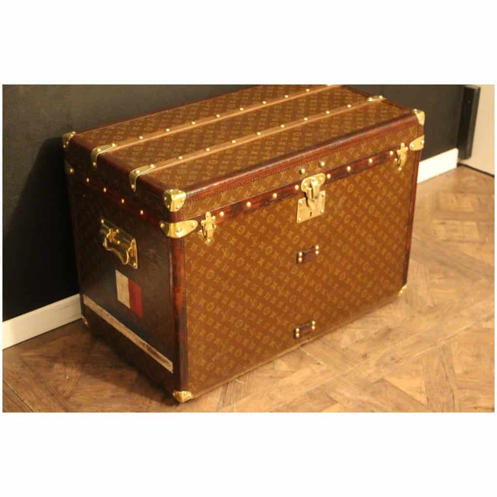 1920's Louis Vuitton Wardrobe Trunk(malle Vuitton armoire)  Louis vuitton  trunk, Louis vuitton, Vintage louis vuitton
