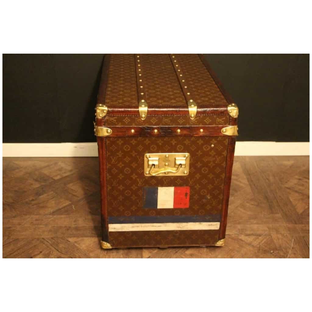 Louis Vuitton trunk from the 1920s, Louis Vuitton hat trunk - Les