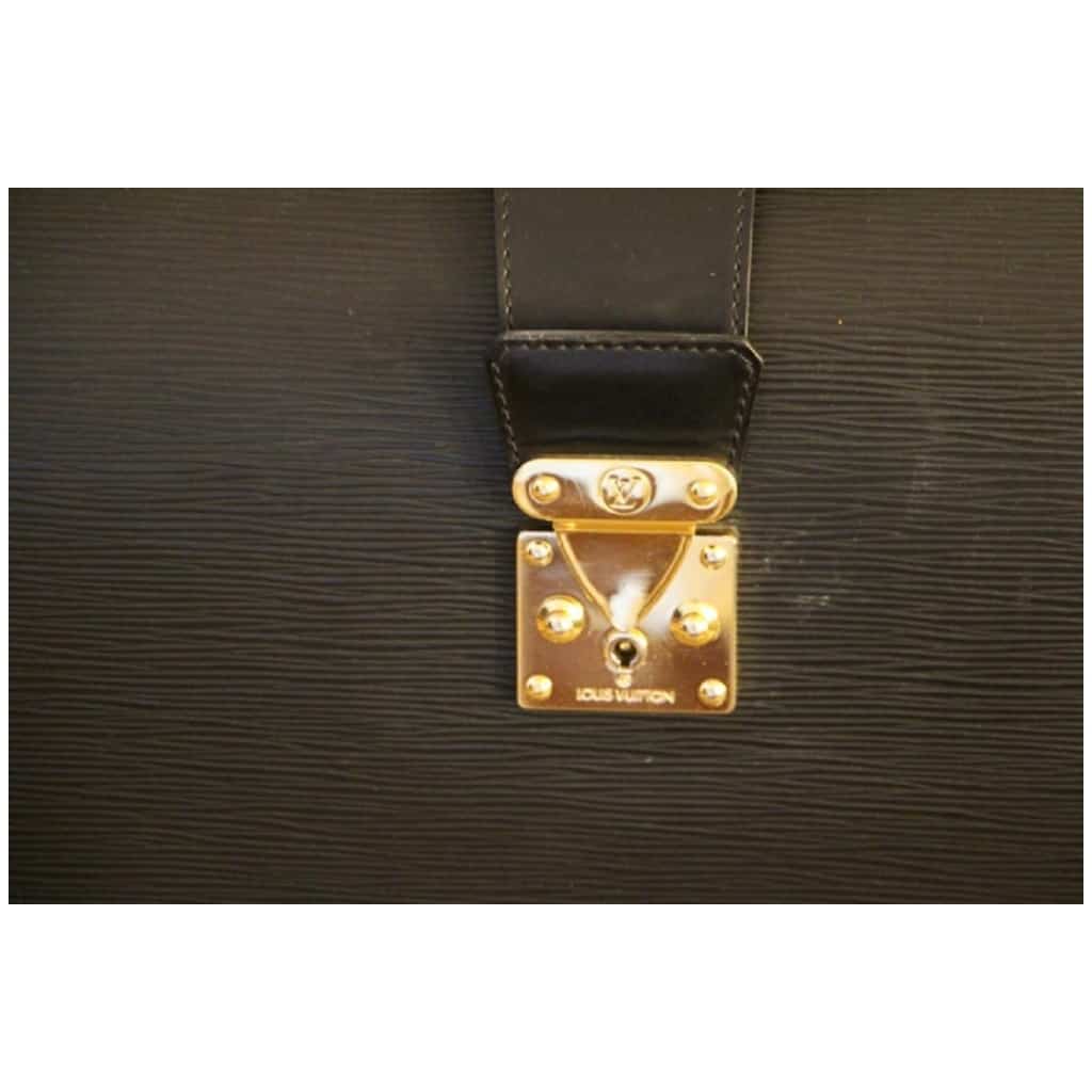 Pilot case leather travel bag Louis Vuitton Black in Leather - 29256794