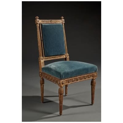Chaise de style Louis XVI en bois sculpté doré