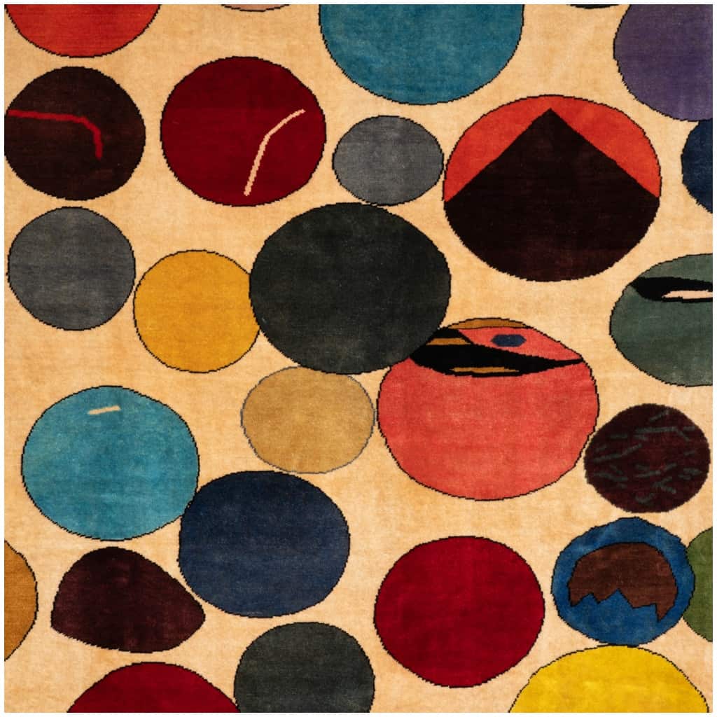 Tapis, ou tapisserie, en laine représentant des cercles colorés. 5