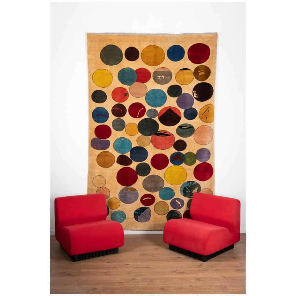 Tapis, ou tapisserie, en laine représentant des cercles colorés. 6