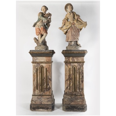 Paire de sculptures en terre cuite sur deux colonnes en bois peint en trompe-l’oeil, XIXe 3