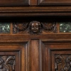 Buffet à deux corps néo-renaissance en noyer sculpté et inclusions de marbre, XVIIIe 22