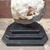 Calcite sur socle en marbre noir 20