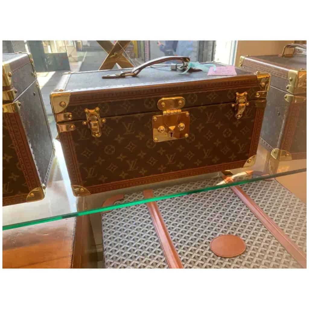 Vanity case Louis Vuitton,Boite a pharmacie Louis Vuitton 19