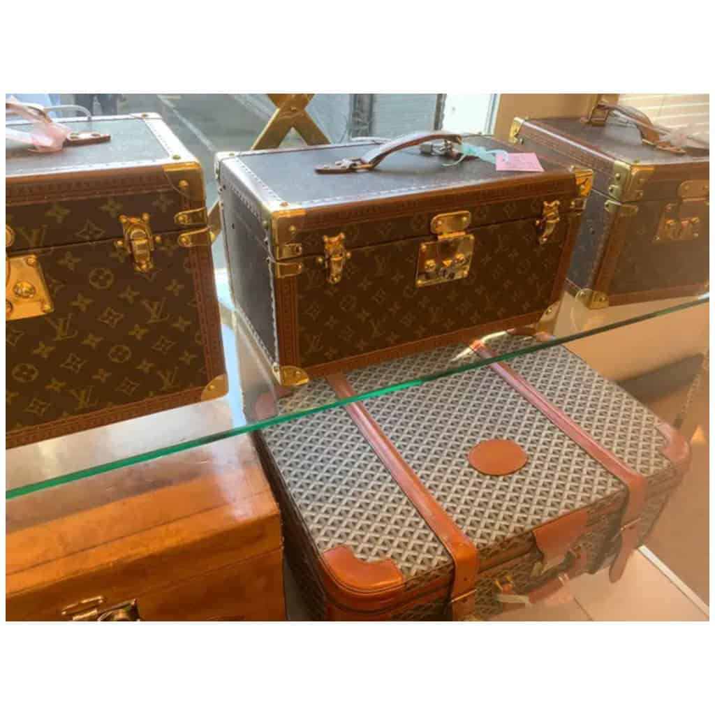 Vanity case Louis Vuitton,Boite a pharmacie Louis Vuitton 20