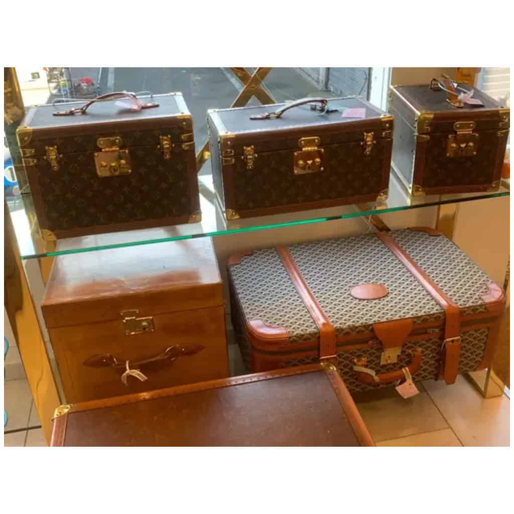 Vanity case Louis Vuitton,Boite a pharmacie Louis Vuitton 21