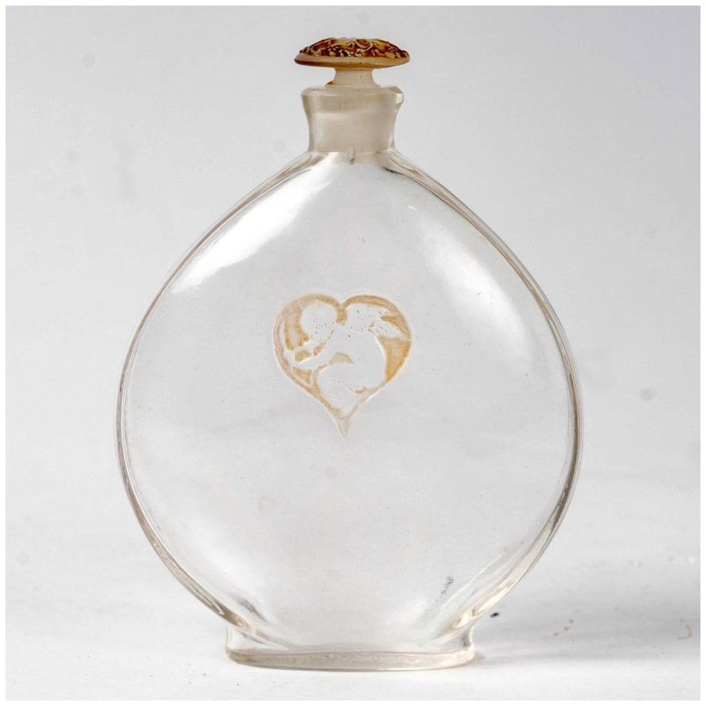 1920 René Lalique – Flacon l’Amour Dans Le Cœur Verre Blanc Patiné Sépia Pour Arys 3