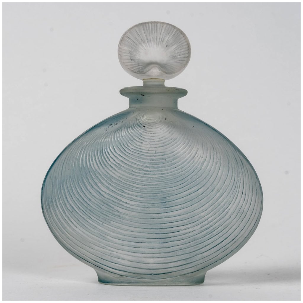 1920 René Lalique – Flacon Telline Verre Blanc Patiné Bleu 3