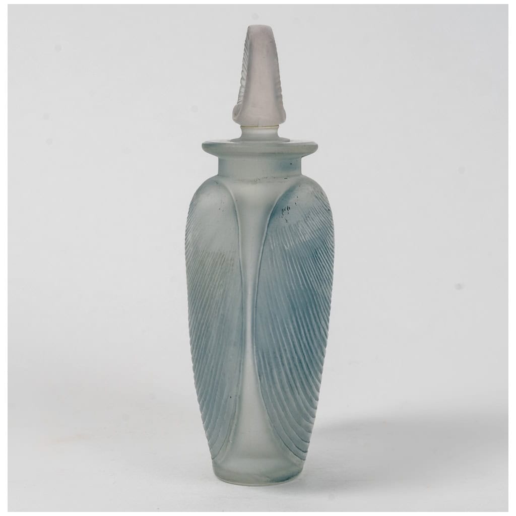 1920 René Lalique – Flacon Telline Verre Blanc Patiné Bleu 5