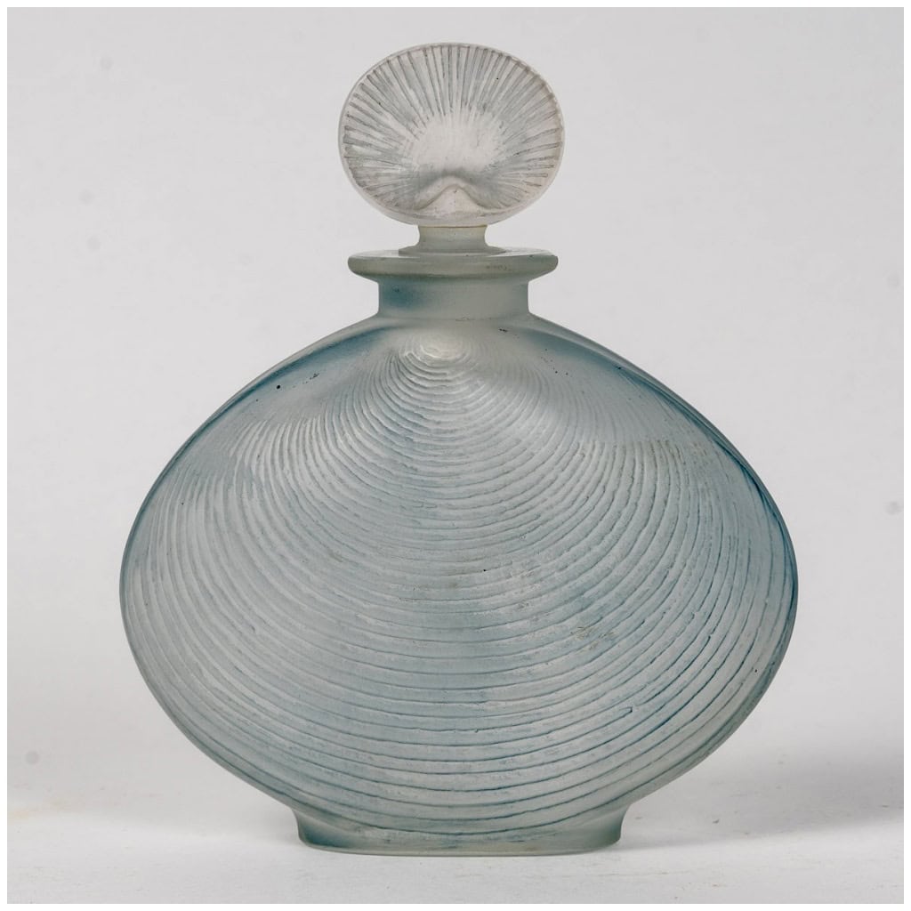 1920 René Lalique – Flacon Telline Verre Blanc Patiné Bleu 4