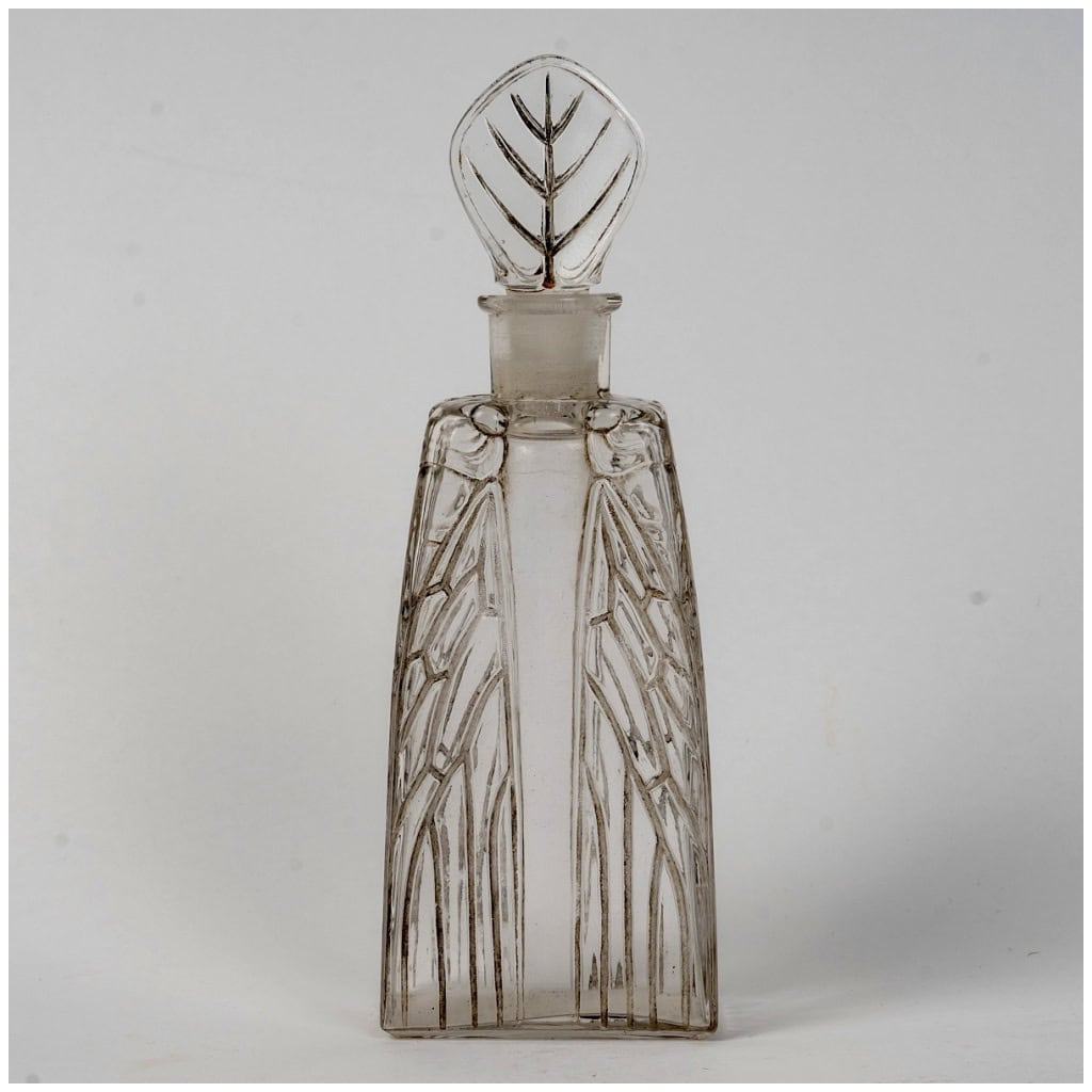 1910 René Lalique – Flacon Lotion Cigalia Verre Blanc Patiné Gris Pour Roger Et Gallet 3