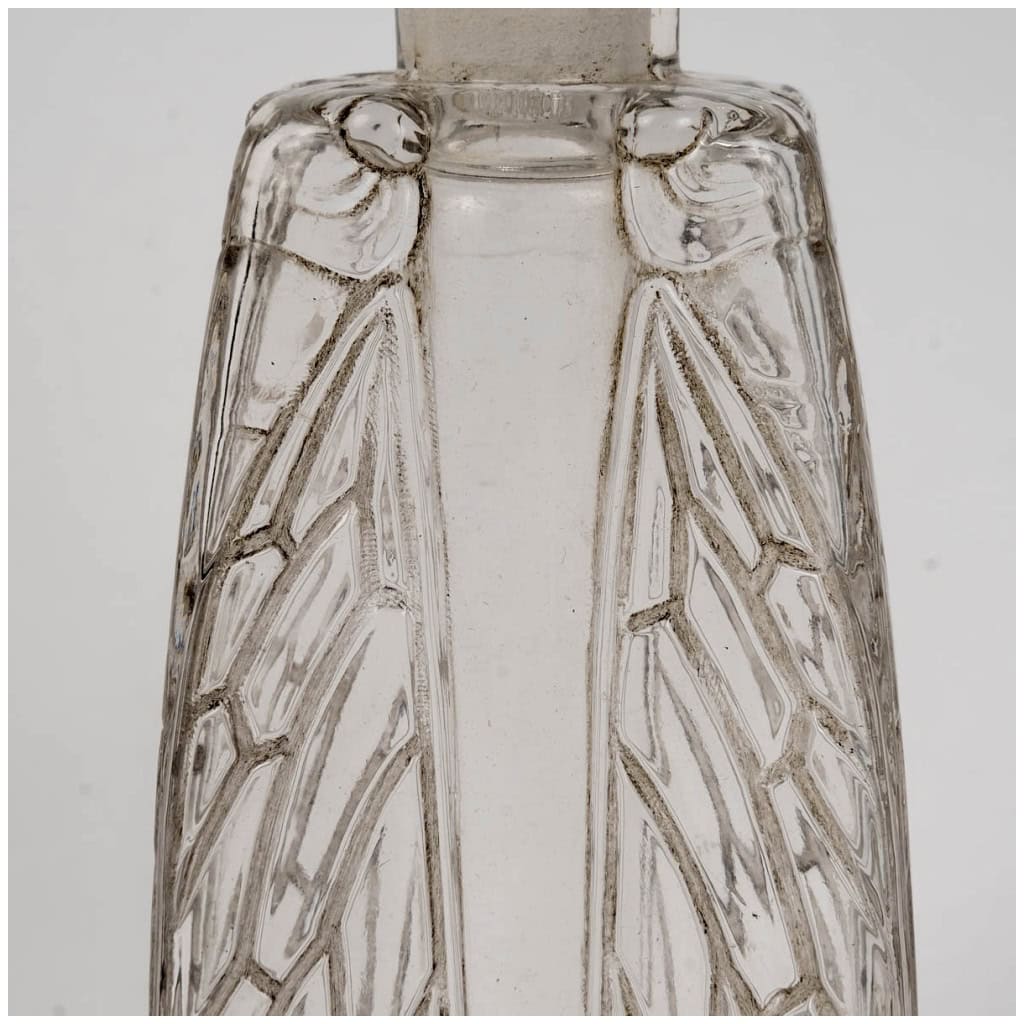 1910 René Lalique – Flacon Lotion Cigalia Verre Blanc Patiné Gris Pour Roger Et Gallet 6