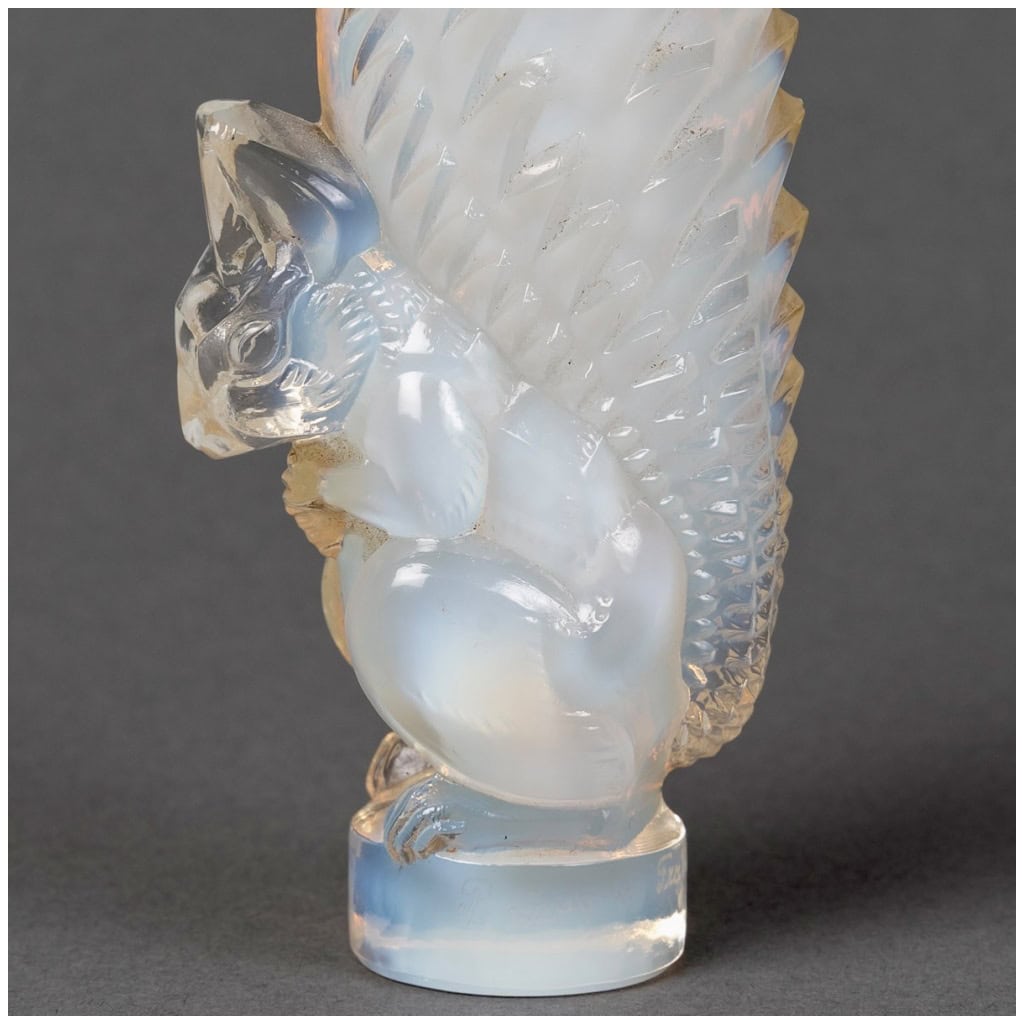 1931 René Lalique – Cachet Ecureuil Verre Opalescent 7