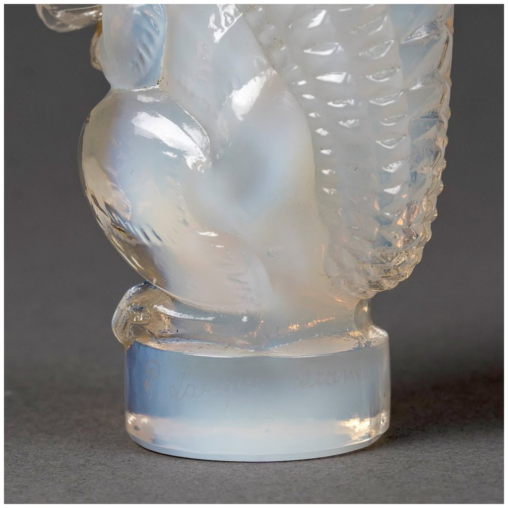 1931 René Lalique – Cachet Ecureuil Verre Opalescent 9