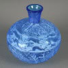 1923 René Lalique – Vase Lièvres Verre Bleu Electrique Patiné Blanc 10