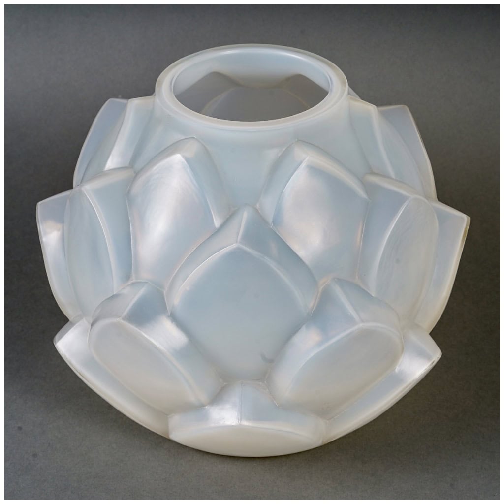 1927 René Lalique – Vase Armorique Verre Opalescent 4