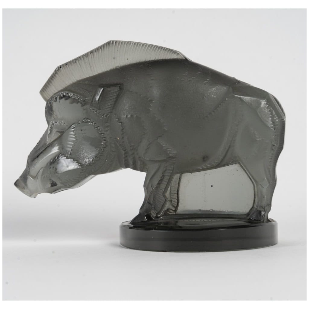 1929 René Lalique – Mascotte Automobile Sanglier Verre Gris Topaze 3