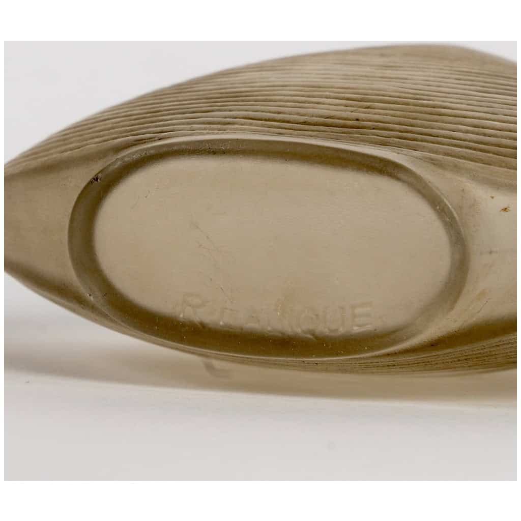 1920 René Lalique – Flacon Telline Verre Blanc Patiné Sépia 7