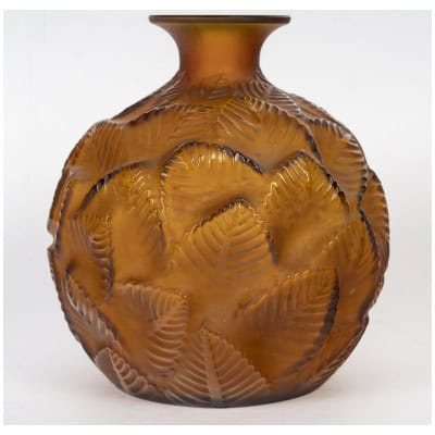 1926 René Lalique – Vase Ormeaux Verre Ambre