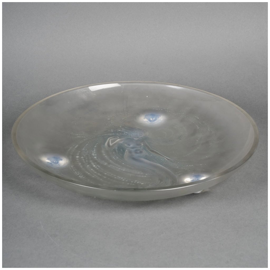 1920 René Lalique – Coupe Trépied Sirène Verre Opalescent Patiné Bleu 4