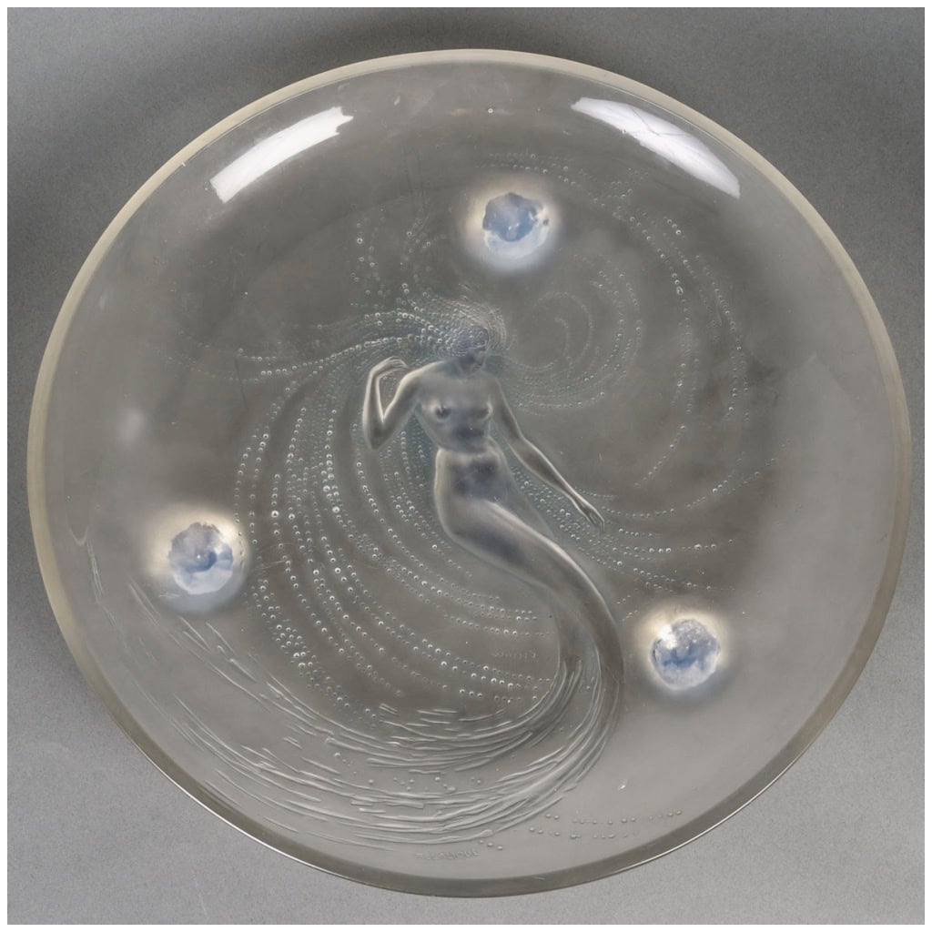 1920 René Lalique – Coupe Trépied Sirène Verre Opalescent Patiné Bleu 3