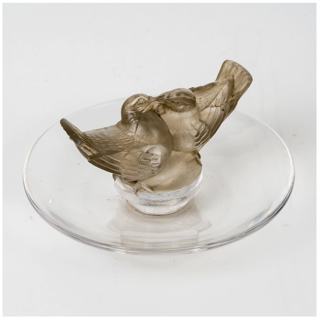 1931 René Lalique – Cendrier Baguier Deux Colombes Verre Blanc Patiné Sépia 4