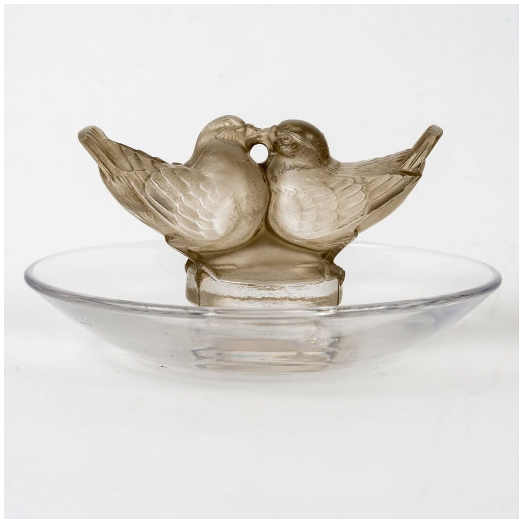 1931 René Lalique – Cendrier Baguier Deux Colombes Verre Blanc Patiné Sépia 6