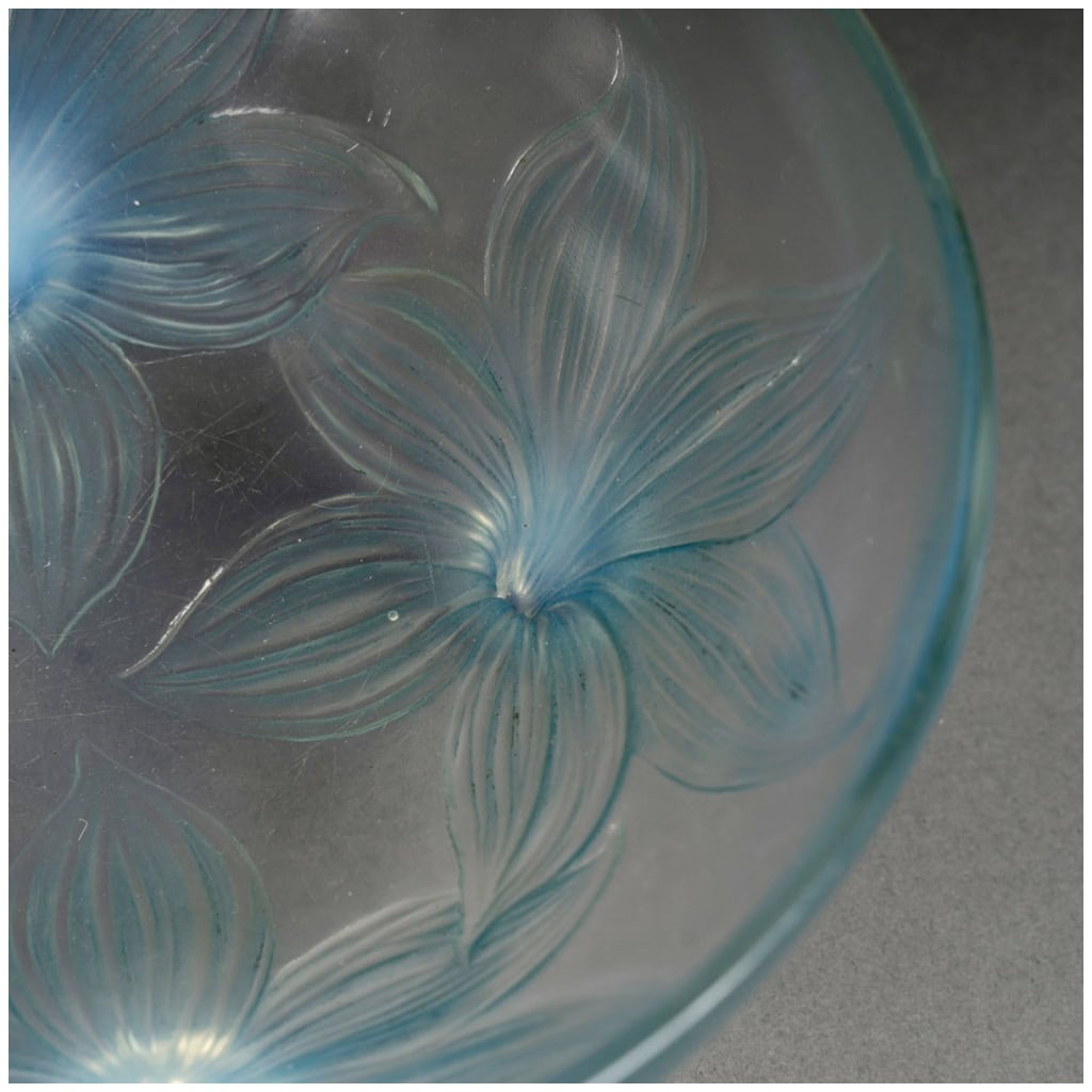 1924 René Lalique – Coupe Lys Verre Opalescent Patiné Bleu 6