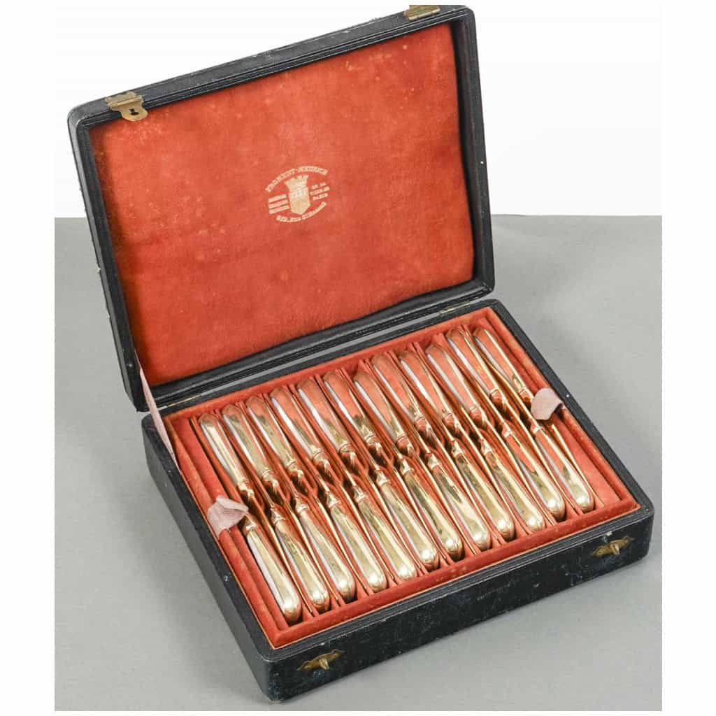 ORFEVRE FROMENT MEURICE – COFFRET DE 48 COUTEAUX NACRE ET VERMEIL XIXe 6