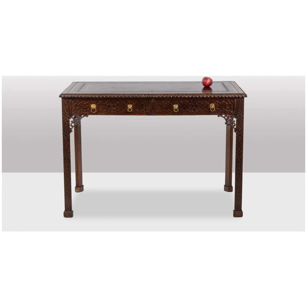 Table, ou bureau, de style Chippendale en acajou. Circa 1950. LS5932456G 17