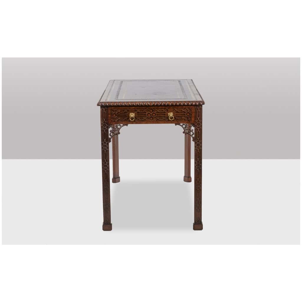 Table, ou bureau, de style Chippendale en acajou. Circa 1950. LS5932456G 15